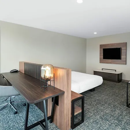 La Quinta Inn & Suites By Wyndham Nashville Downtown Stadium-2